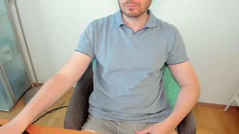 Snapshot of kinksubbydubby chatting on June 8, 2026, 5:13 pm kinksubbydubby online show from June 8, 2026, 5:13 pm