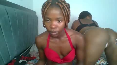 kinky_aria online show from November 11, 2025, 3:17 am