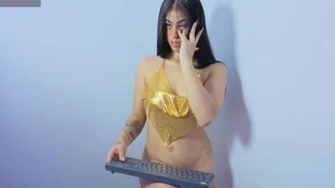 Snapshot of kinky_dakota chatting on July 15, 2026, 7:08 pm dakota online show from July 15, 2026, 7:08 pm