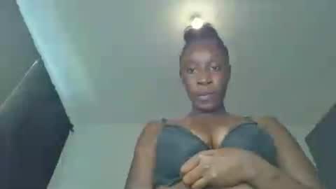 Snapshot of kinky_leila chatting on June 29, 2026, 10:15 am kinky_leila online show from June 29, 2026, 10:15 am