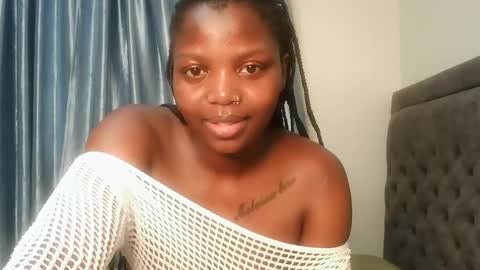 Lola online show from April 11, 2026, 6:45 pm