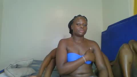 Snapshot of kinky_roey chatting on February 5, 2025, 11:12 am kinky_roey online show from February 5, 2025, 11:12 am