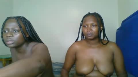 Snapshot of kinky_roey chatting on February 18, 2025, 12:28 pm kinky_roey online show from February 18, 2025, 12:28 pm