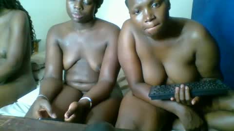 Snapshot of kinky_roey chatting on February 20, 2025, 12:08 am kinky_roey online show from February 20, 2025, 12:08 am