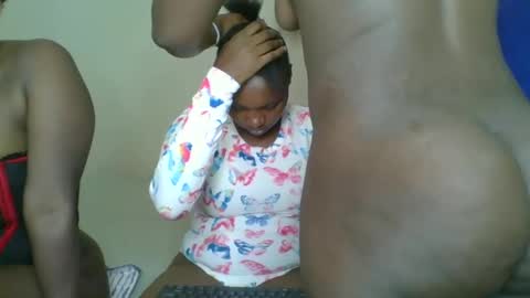 Snapshot of kinky_roey chatting on February 27, 2025, 8:17 am kinky_roey online show from February 27, 2025, 8:17 am