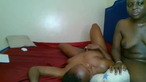 Snapshot of kinky_roey chatting on March 9, 2025, 5:00 am kinky_roey online show from March 9, 2025, 5:00 am