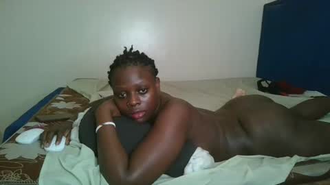 Snapshot of kinky_roey chatting on March 11, 2025, 5:49 am kinky_roey online show from March 11, 2025, 5:49 am