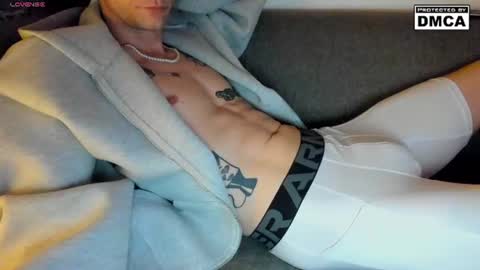 Snapshot of kinky_spidey chatting on June 14, 2026, 2:09 am kinky_spidey online show from June 14, 2026, 2:09 am