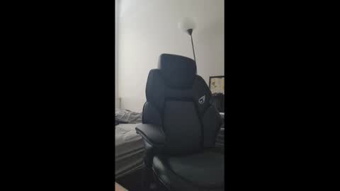 Maysie and Hunter online show from December 5, 2024, 6:11 pm