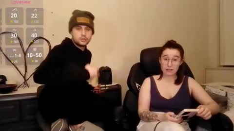 Maysie and Hunter online show from December 27, 2024, 3:42 am