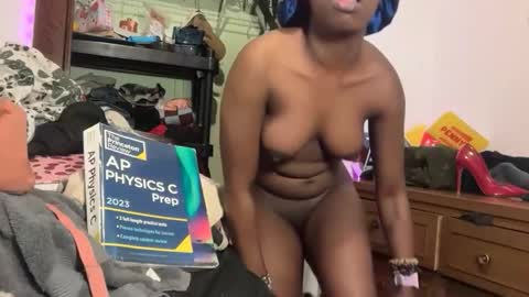 Snapshot of kinkycoupleinteracial chatting on May 21, 2026, 7:43 pm interracialfacial online show from May 21, 2026, 7:43 pm