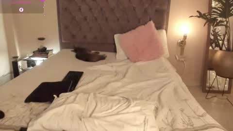 Jenny online show from March 11, 2026, 5:02 am