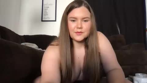 kinkykelly125 online show from October 28, 2025, 7:05 pm