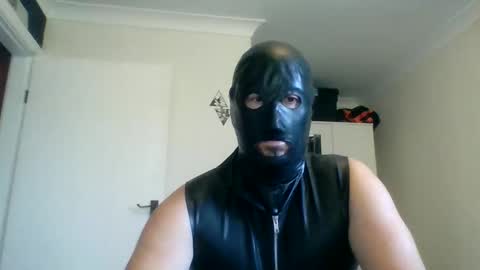 Snapshot of kinkyslave042 chatting on October 31, 2025, 8:04 am LatexKink online show from October 31, 2025, 8:04 am
