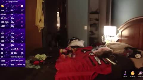 Snapshot of kinkywolf87 chatting on November 11, 2025, 5:29 am kinkywolf87 online show from November 11, 2025, 5:29 am