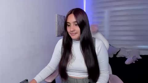 Snapshot of kir_ely chatting on June 6, 2026, 8:35 pm kir_ely online show from June 6, 2026, 8:35 pm