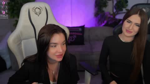 Snapshot of kira0541 chatting on November 17, 2025, 9:42 pm Sweet girls online show from November 17, 2025, 9:42 pm