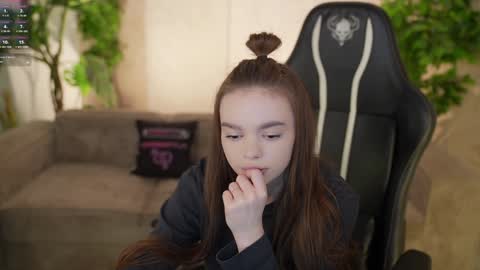 Snapshot of kira0541 chatting on December 13, 2025, 7:53 pm Sweet girls online show from December 13, 2025, 7:53 pm