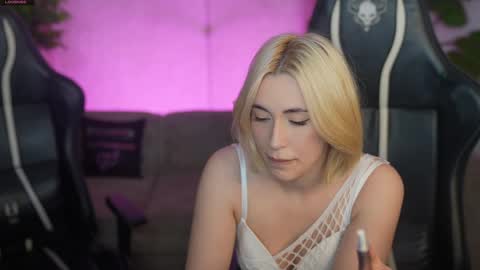 Sweet girls online show from April 17, 2026, 2:31 pm