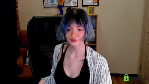 Snapshot of kira__cutie chatting on January 31, 2026, 8:51 pm Kira online show from January 31, 2026, 8:51 pm