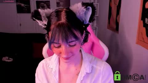 Snapshot of kira__cutie chatting on February 6, 2026, 9:18 pm Kira online show from February 6, 2026, 9:18 pm