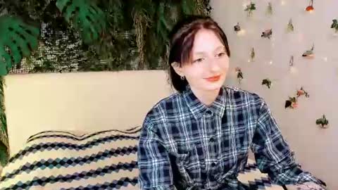 Snapshot of kira__cutie chatting on July 3, 2026, 8:59 pm Kira online show from July 3, 2026, 8:59 pm