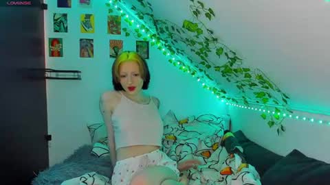 Snapshot of kira__cutie chatting on July 30, 2026, 8:46 am Kira online show from July 30, 2026, 8:46 am