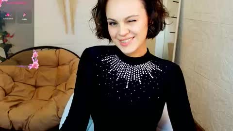 kira_energy online show from September 12, 2025, 2:00 am