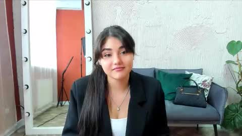 Snapshot of kira_foxy999 chatting on October 15, 2025, 9:42 am kira_foxy999 online show from October 15, 2025, 9:42 am