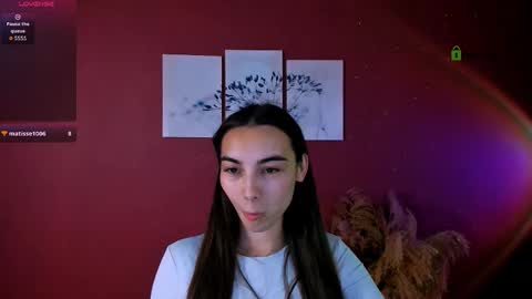 kira_light__ online show from November 14, 2025, 8:18 pm