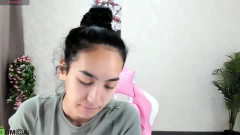 Aura online show from October 28, 2025, 2:59 am