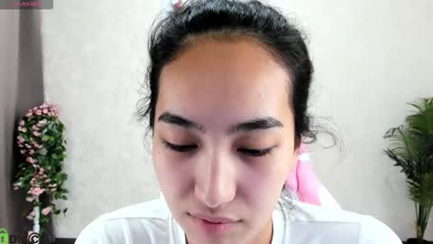 Aura online show from October 30, 2025, 1:51 am