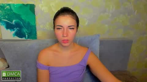 Kira  online show from November 8, 2025, 10:19 pm