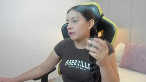 Snapshot of kira_relish chatting on April 25, 2026, 11:13 am K I R A online show from April 25, 2026, 11:13 am
