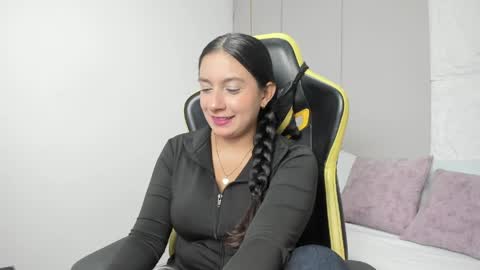 Snapshot of kira_relish chatting on April 27, 2026, 12:36 pm K I R A online show from April 27, 2026, 12:36 pm
