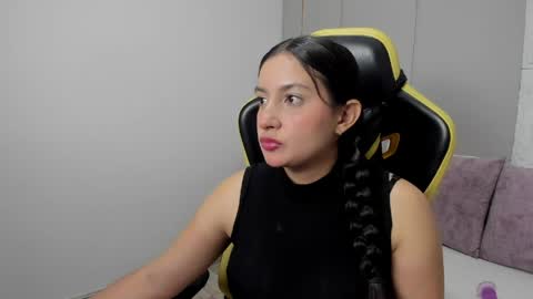 Snapshot of kira_relish chatting on April 29, 2026, 12:42 pm K I R A online show from April 29, 2026, 12:42 pm
