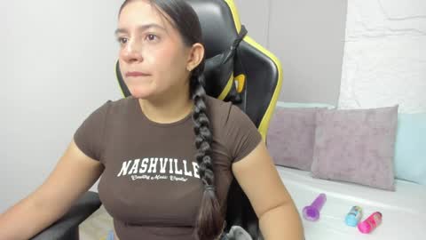 Snapshot of kira_relish chatting on May 1, 2026, 12:21 pm K I R A online show from May 1, 2026, 12:21 pm