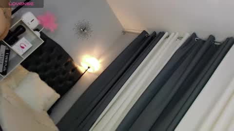 Snapshot of kira_willer chatting on February 9, 2025, 6:01 am KIRA online show from February 9, 2025, 6:01 am