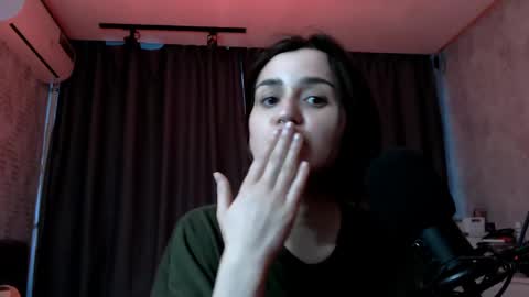 Kira  follow me  online show from May 16, 2026, 12:18 am