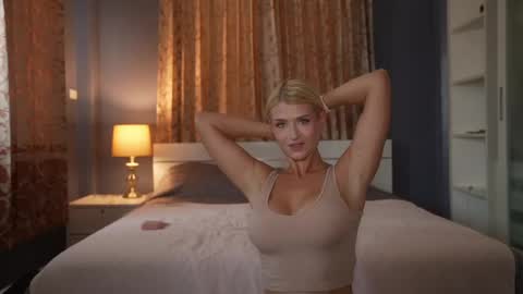 kira bloom online show from May 21, 2026, 7:04 am