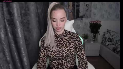 Snapshot of kirakrox chatting on September 8, 2025, 5:23 pm kirakrox online show from September 8, 2025, 5:23 pm