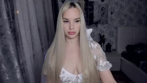 Snapshot of kirakrox chatting on December 15, 2025, 8:24 pm kirakrox online show from December 15, 2025, 8:24 pm