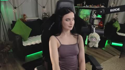 Kira    online show from March 5, 2026, 7:32 pm