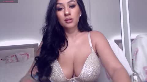 Snapshot of kiramaes chatting on January 18, 2026, 12:09 pm kiramaes online show from January 18, 2026, 12:09 pm