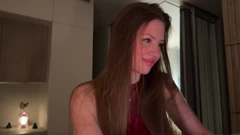 Kira online show from December 21, 2025, 4:58 pm