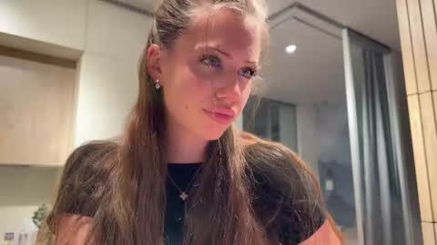 Kira online show from March 16, 2026, 4:11 pm