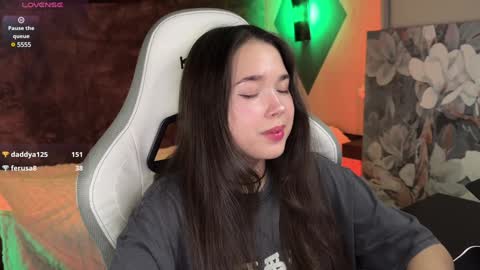 Kira online show from February 5, 2025, 1:54 pm