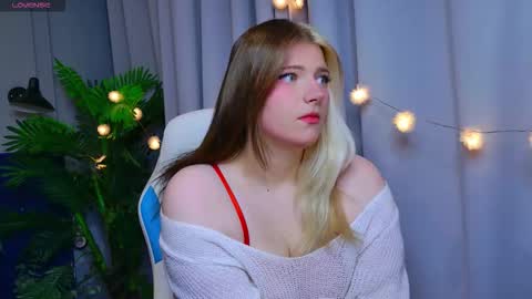 Kira online show from January 8, 2026, 2:52 pm