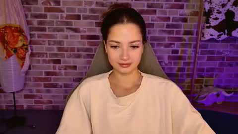 kiravair online show from November 25, 2025, 5:18 am