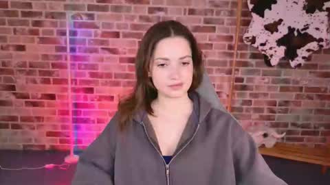 kiravair online show from March 18, 2026, 12:19 pm